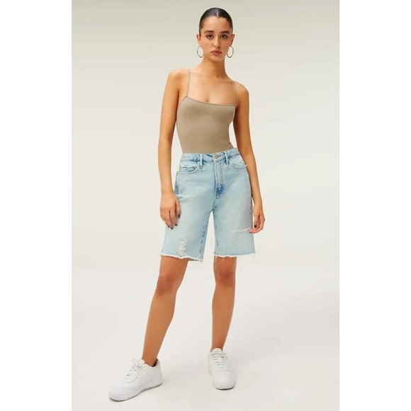 Good American Pants - NWT Good American ‘90S Bermuda Distressed Denim Jean Shorts Women's Size 2 26